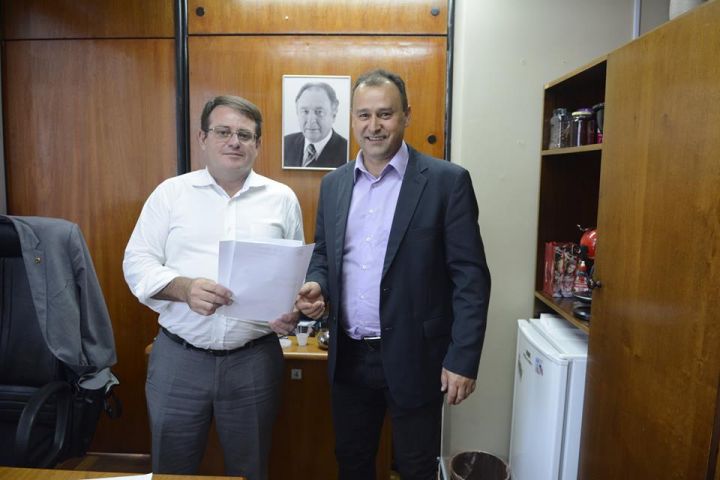 Vereadores do PP e PTB mantiveram audiência com Santini na Capital
