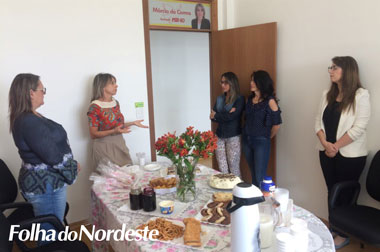 Vereadora comemora com as servidoras o Dia da Mulher