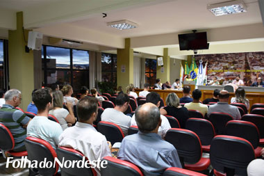 Vereadora Márcia solicita discussões sobre o lixo