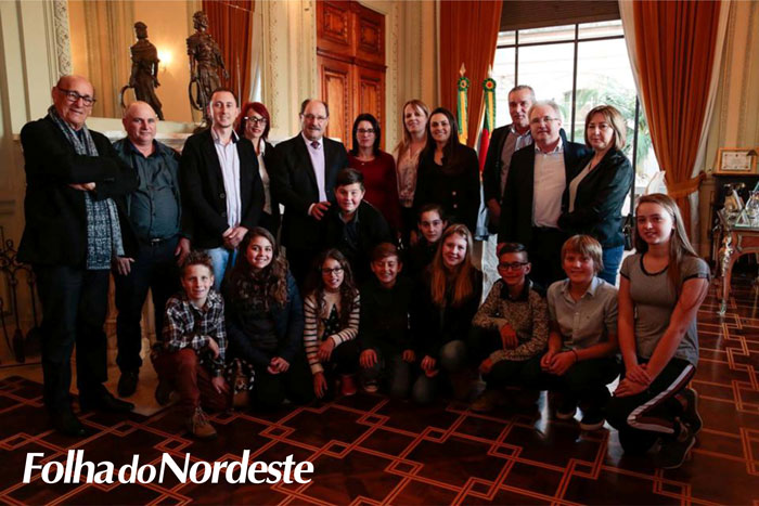 Visita da comitiva da Câmara Mirim do município de São João da Urtiga ao Governador do Estado