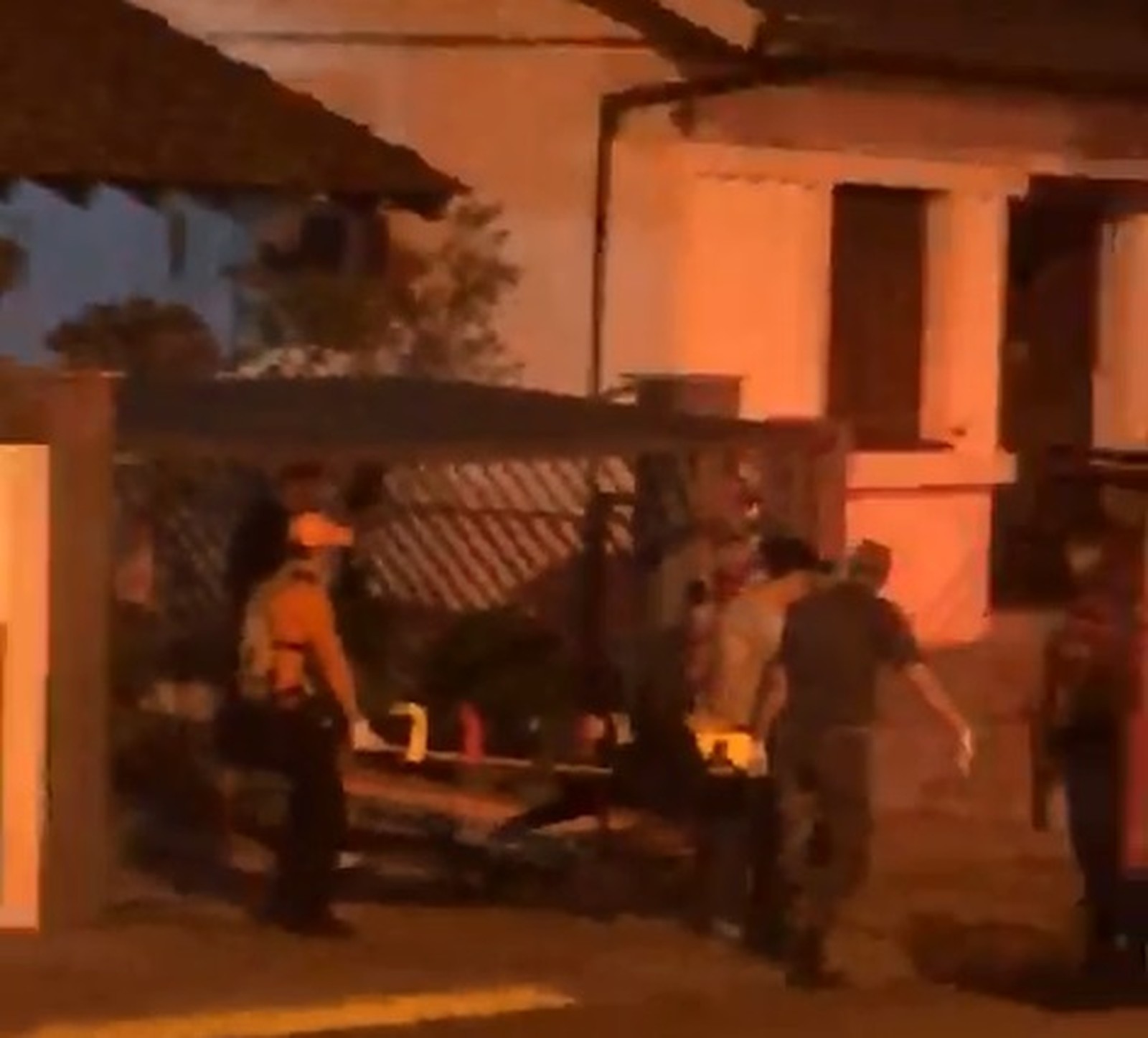Homem é morto em confronto com a polícia após invadir casa e fazer família refém em Marau