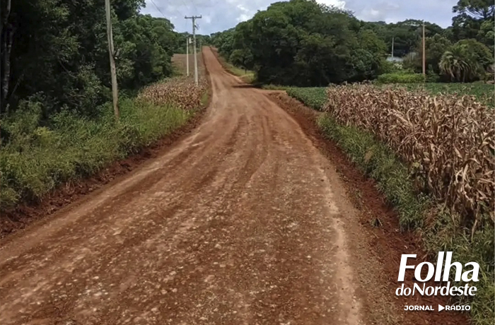 Prefeitura de São José do Ouro realiza manutenção na ERS-442 até a divisa com Machadinho