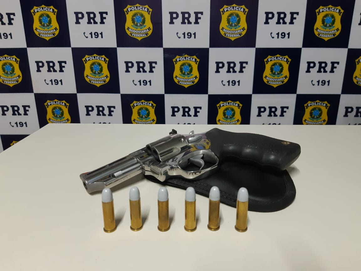 PRF prende homem por porte ilegal de arma de fogo