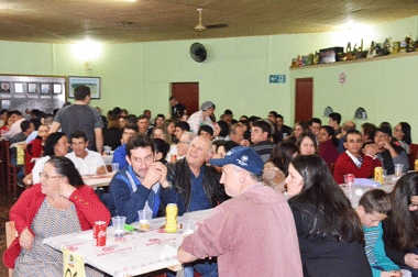 Com jantar dançante, ABAMF comemora 30 anos em Lagoa Vermelha