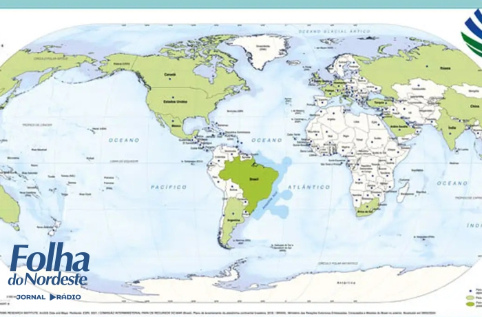 IBGE inicia venda do mapa-múndi com o Brasil no centro