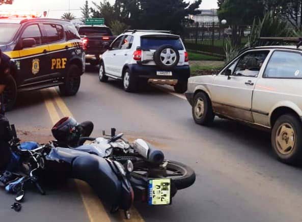 Acidente na BR-285 em Vacaria envolve motocicleta e caminhonete