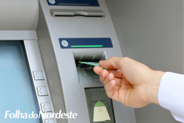 Projeto que multa agências bancárias que não dispõem de caixas com dinheiro está em tramitação