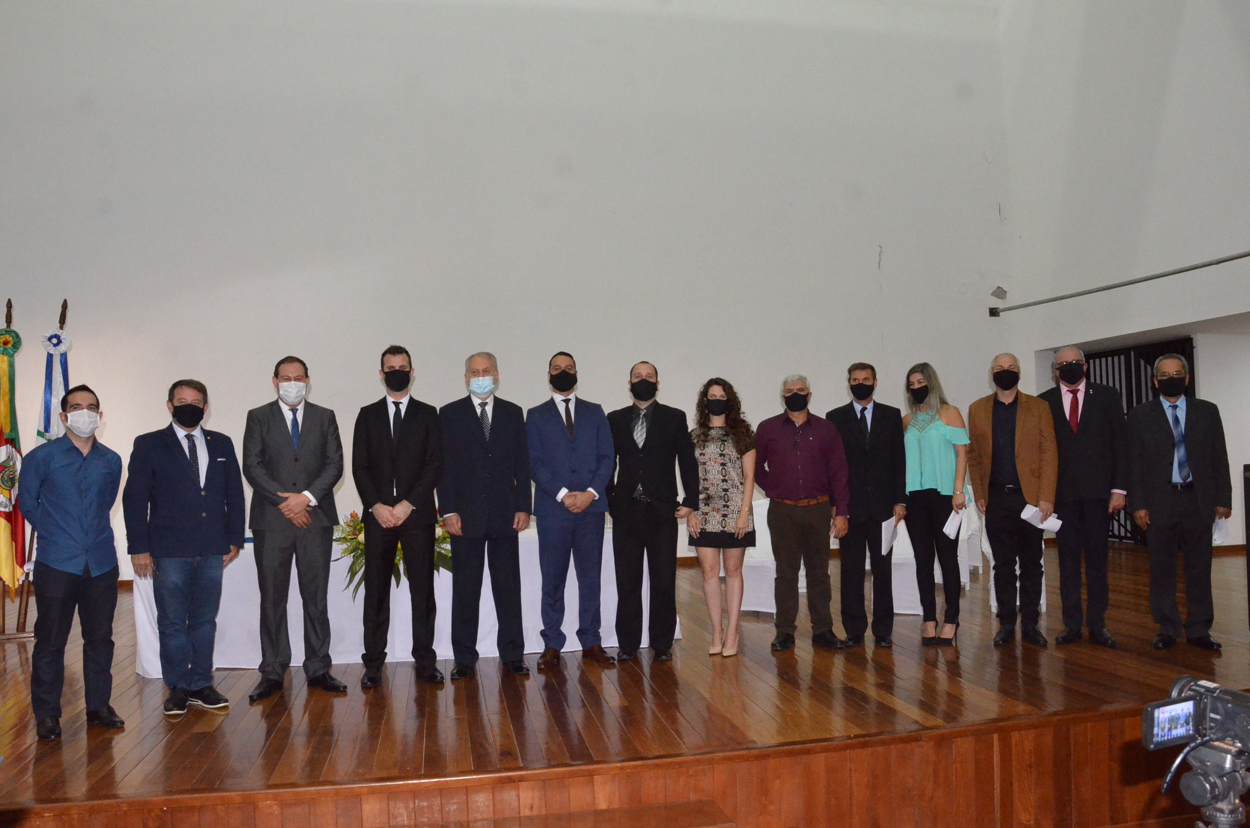 Casa da Cultura acolheu solenidade de posse simbólica do prefeito, vice e secretários municipais	