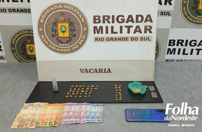 Dupla é presa por tráfico de drogas durante patrulhamento da BM em Vacaria