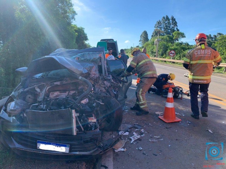 Colisão frontal deixa feridos na BR-285